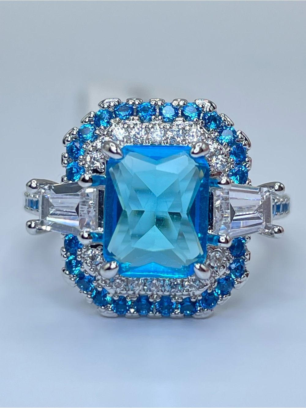 Swarovski Crystal Elements Bright Blue White Crystal Halo Art Deco Ring Sz 6.5